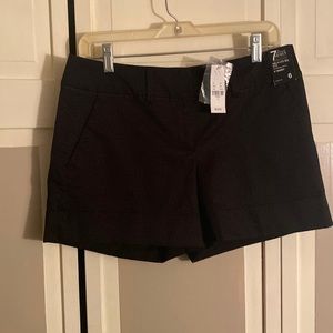 Seventh Avenue design, studio signature fit size 6  4 inch short new with tags